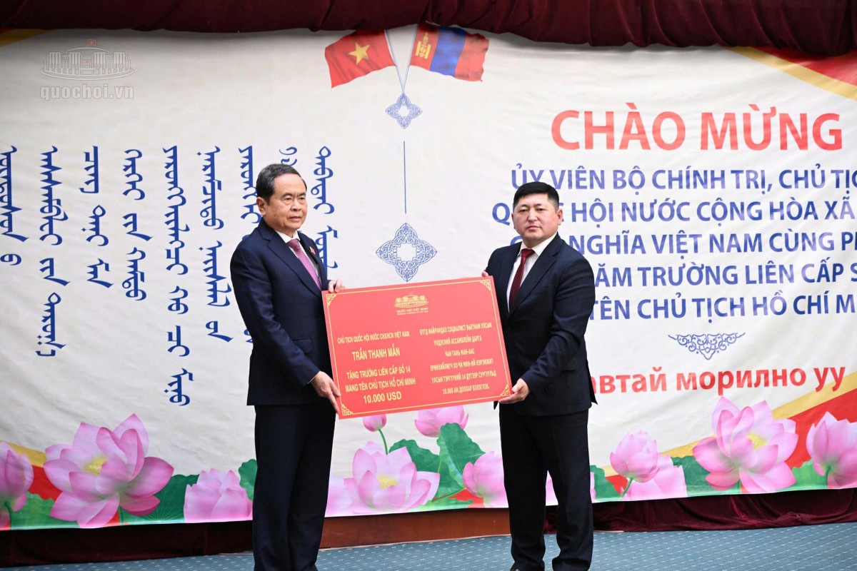 Chủ tịch Quốc hội thăm trường học mang tên Chủ tịch Hồ Chí Minh tại Mông Cổ