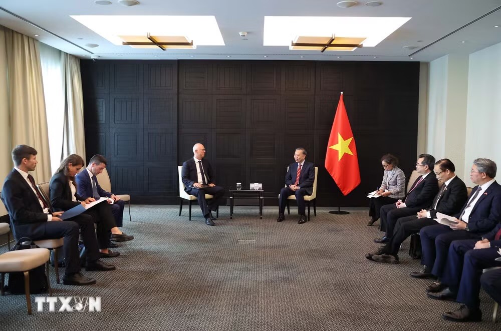 Tổng Bí thư, Chủ tịch nước tiếp đại diện doanh nghiệp và trường đại học tại Nga