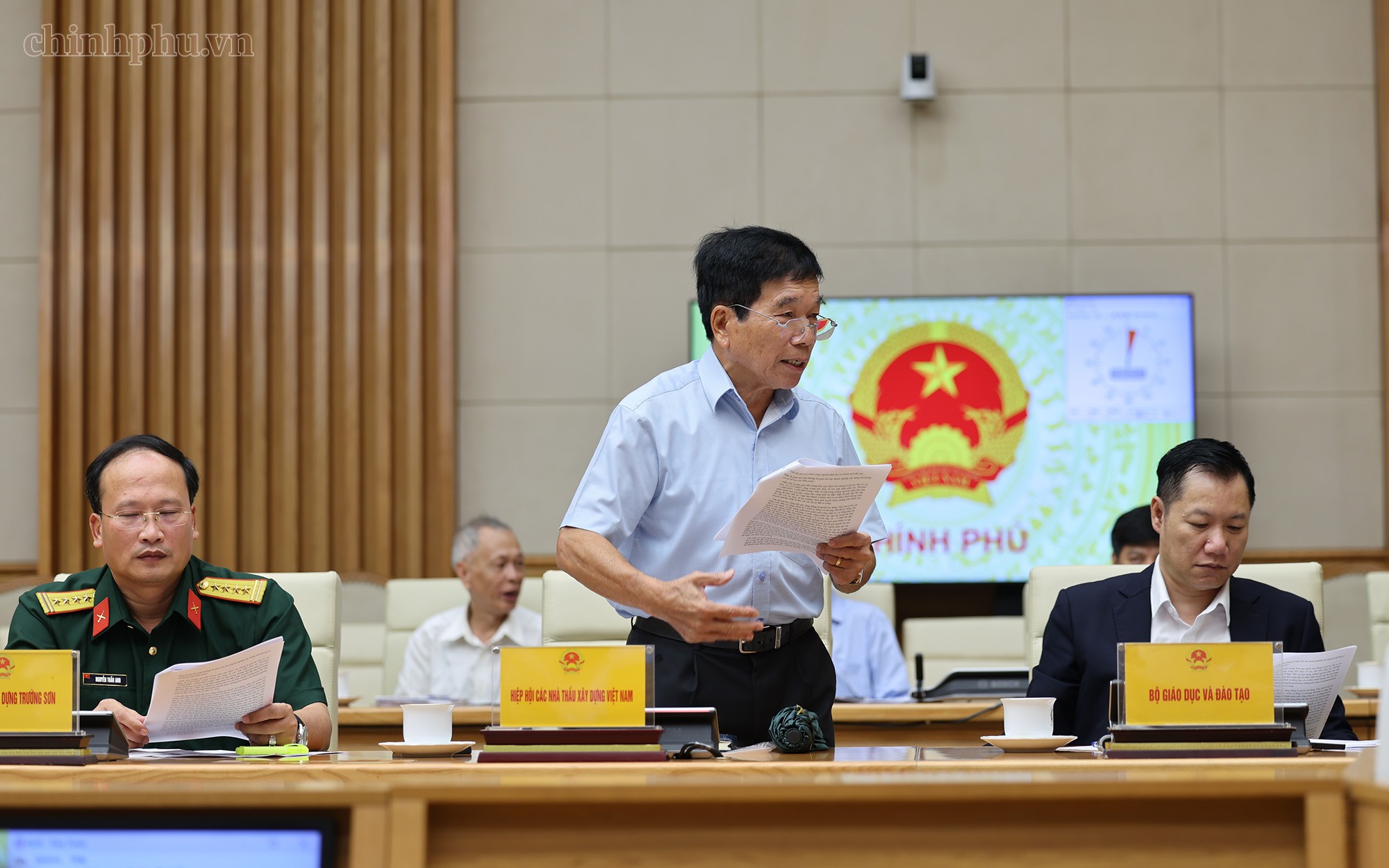 Chủ tịch Hiệp hội Các nhà thầu xây dựng Việt Nam Nguyễn Quốc Hiệp phát biểu tại cuộc làm việc - Ảnh: VGP.