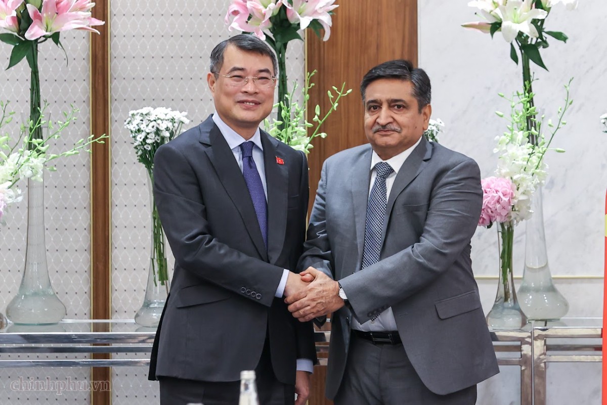 Thủ tướng Chính phủ Lê Minh Hưng tiếp ông Sanjay Dhawan, Phó Chủ tịch Tập đoàn ACME - Ảnh: chinhphu.vn