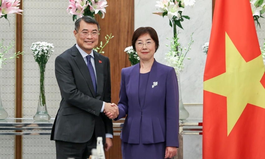 Đề nghị AIIB tiếp tục hỗ trợ Việt Nam phát triển hạ tầng chiến lược