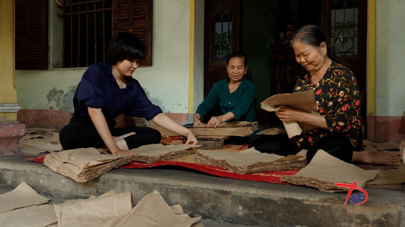 Hình ảnh phim “Giấy dó: Cuộc hành trình trở về” của đạo diễn Lê Anh Tuấn