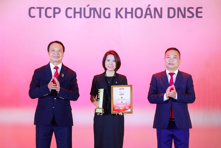 DNSE được vinh danh Top 10 công ty chứng khoán tư nhân nộp ngân sách lớn nhất Việt Nam