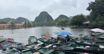 Ninh Bình tạm dừng nhiều hoạt động du lịch do mưa lũ