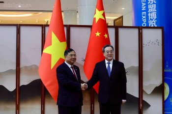 Đẩy nhanh kết nối đường sắt khổ tiêu chuẩn, xây cửa khẩu thông minh Việt - Trung