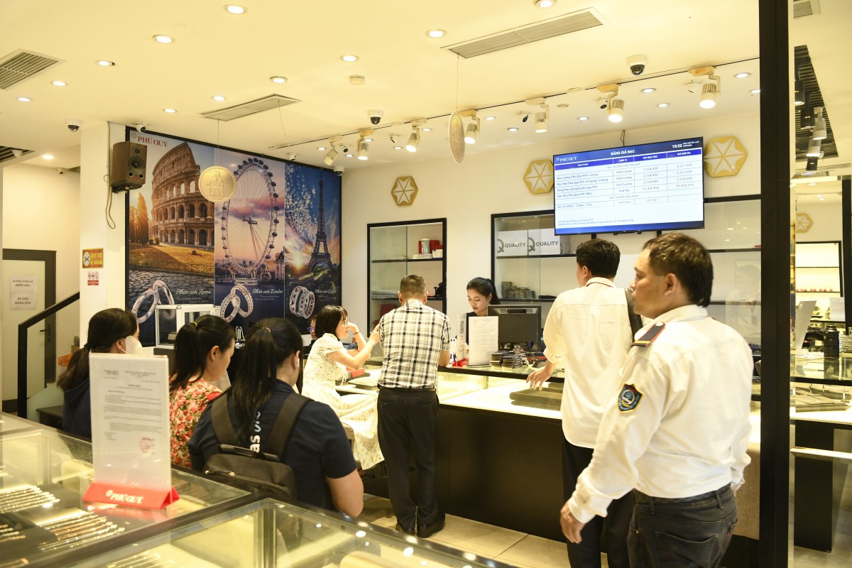 Giá vàng điều chỉnh sau quyết định lãi suất của Fed
