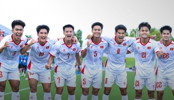 U23 Việt Nam thắng Philippines, vươn lên đầu bảng ASIAD 2026