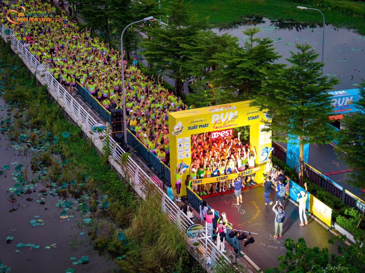 Qua 5 mùa tổ chức, Run For Love trở thành điểm hẹn quen thuộc của cộng đồng yêu chạy bộ trong mùa thu Hà Nội. Ảnh: VNA
