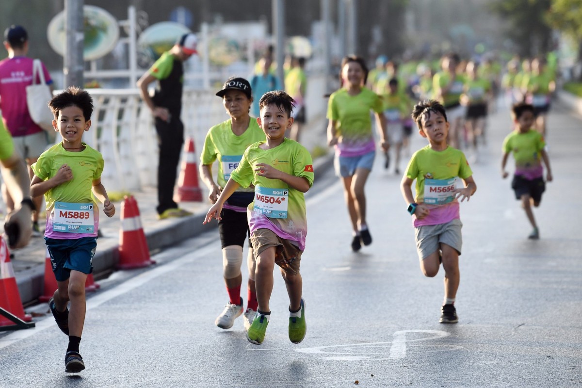 Cự ly 1,5 km mở ra đường chạy dành cho trẻ em và các gia đình tại Run For Love 2026. Ảnh: VNA