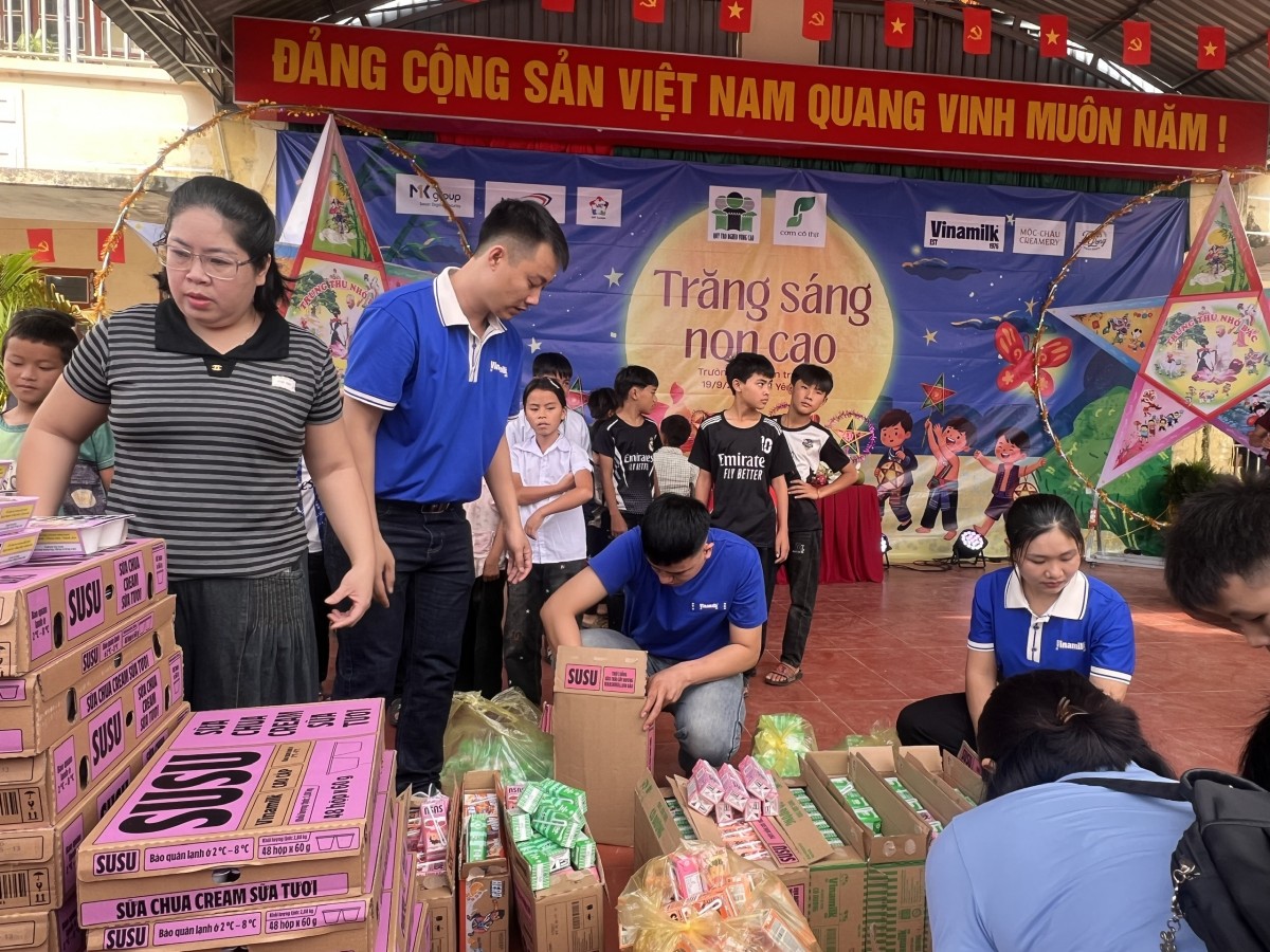Gần 300.000 sản phẩm dinh dưỡng Vinamilk cùng trẻ em cả nước đón Trung thu