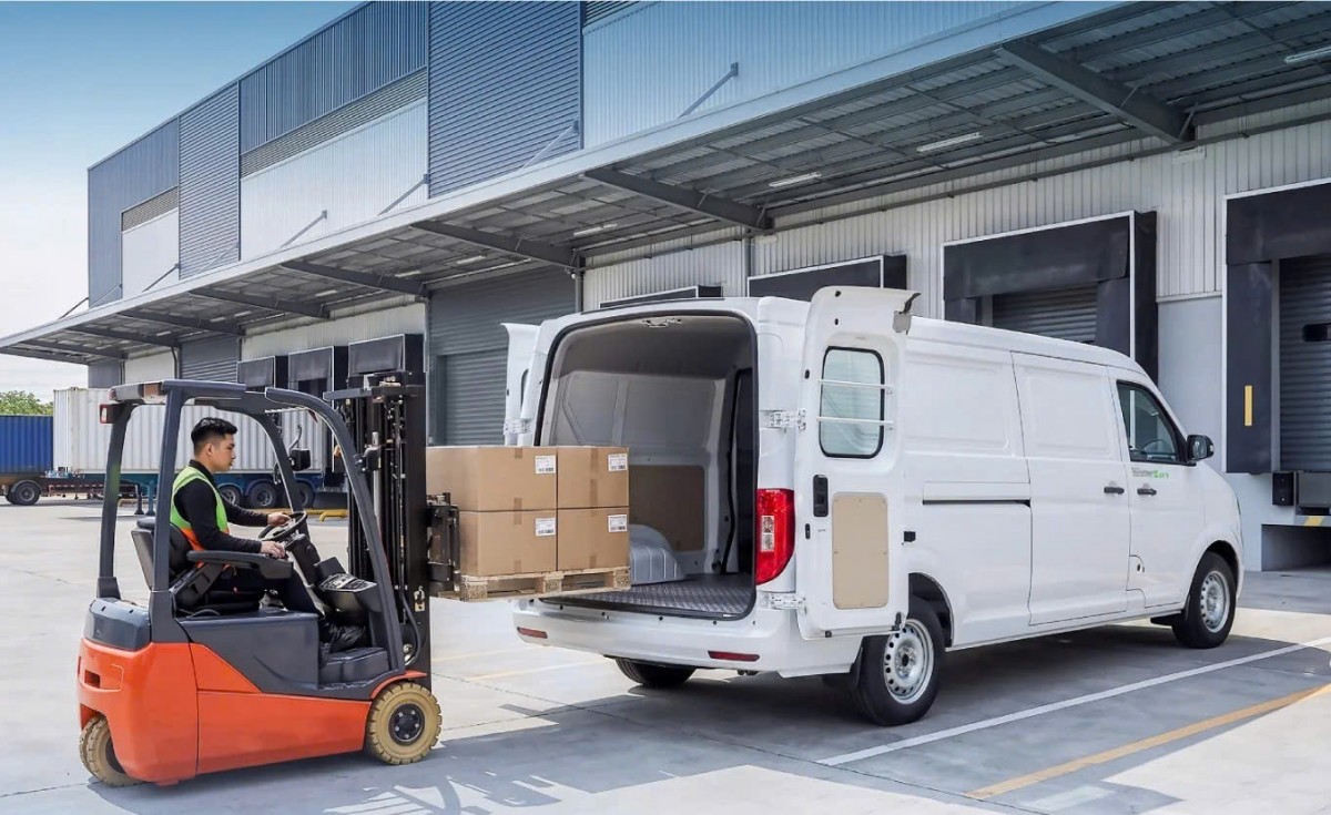 THACO AUTO đưa xe tải van điện TOWNER E vào phân khúc logistics đô thị