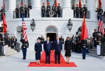 Ông Trump đón ông Tập Cận Bình tại Nhà Trắng, tiến hành hội đàm kín