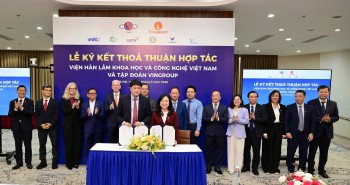 Vingroup hợp tác VAST, mở rộng nghiên cứu từ AI đến công nghệ vũ trụ