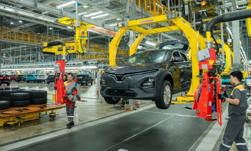 Công ty sản xuất xe VinFast sáp nhập doanh nghiệp có vốn gần 137.000 tỷ đồng