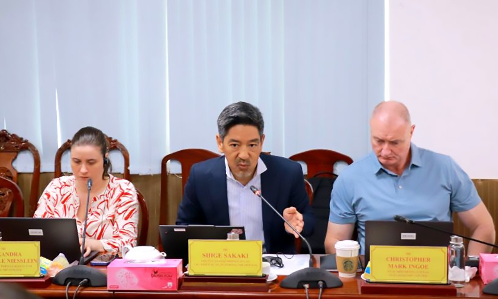 Đại diện Ngân hàng Thế giới trao đổi tại buổi làm việc. Ảnh: Báo Cần Thơ