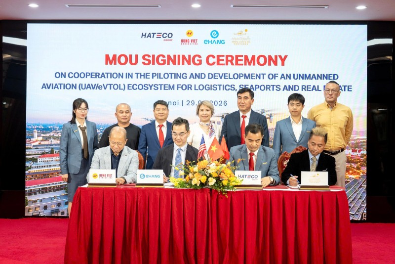Tập đoàn Hateco cùng CTCP Thương mại Đầu tư và Công nghệ Hưng Việt, Aerial Sea Ventures và EHang Holdings Limited ký biên bản ghi nhớ về hợp tác thử nghiệm, phát triển hệ sinh thái hàng không không người lái phục vụ logistics, cảng biển và bất động sản.