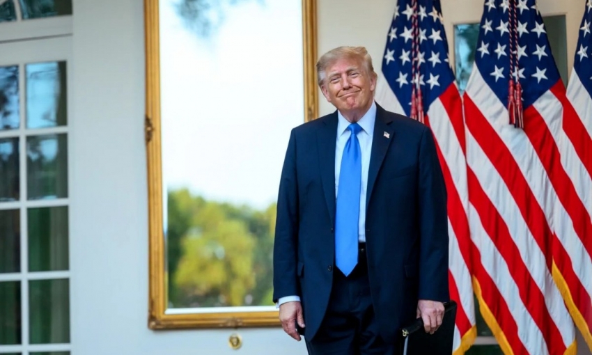 Ông Trump đổi tên ‘Trí tuệ nhân tạo’ thành ‘Siêu trí tuệ’
