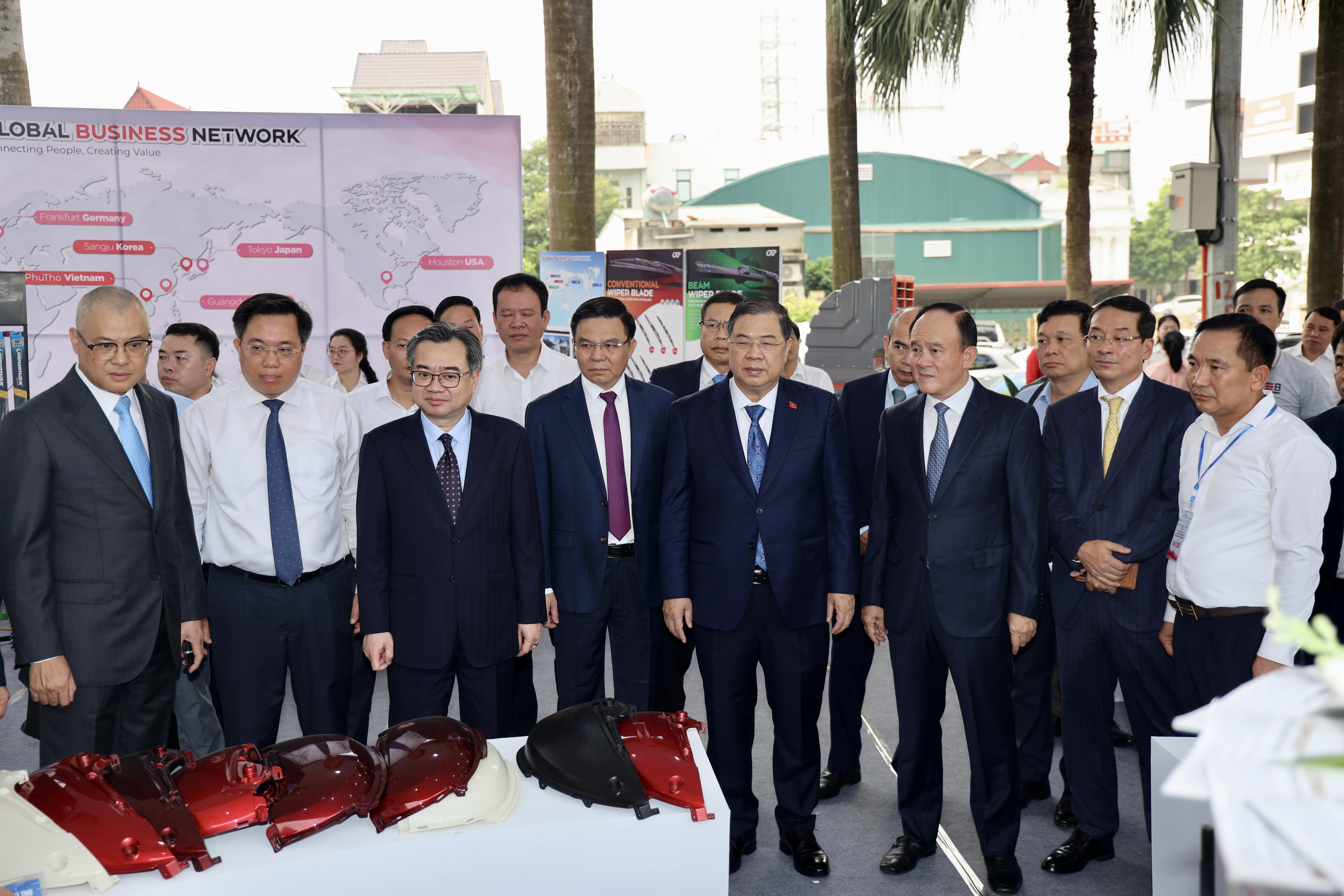 Không có quốc gia nào trở thành nước công nghiệp phát triển chỉ bằng lắp ráp
