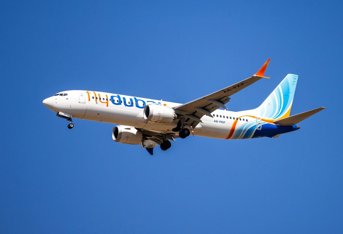 Máy bay UAE đi Israel phải hạ cánh khẩn cấp do phi công ẩu đả