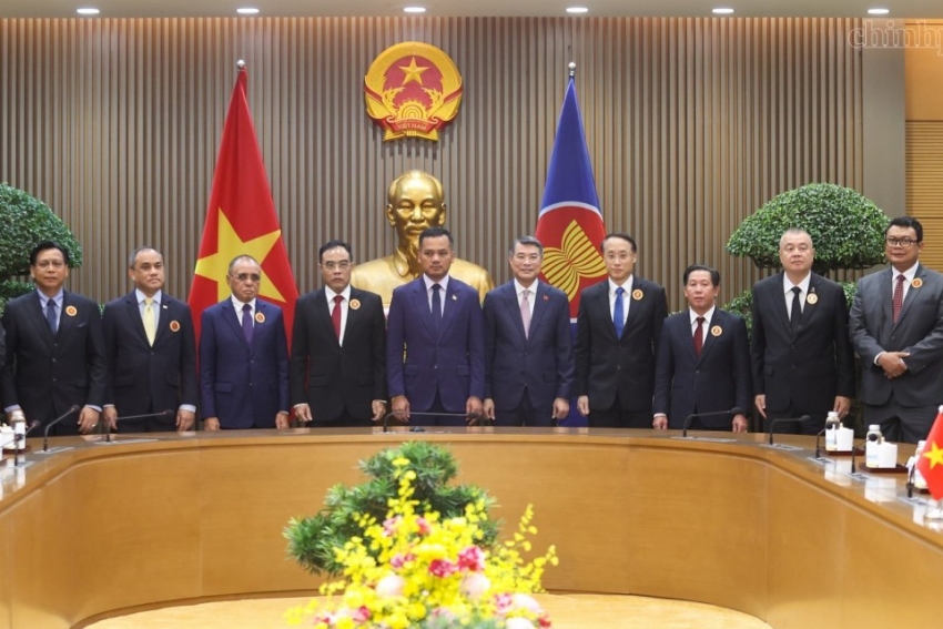 Thủ tướng: Thúc đẩy thủ tục phê chuẩn Hiệp định ASEAN về dẫn độ