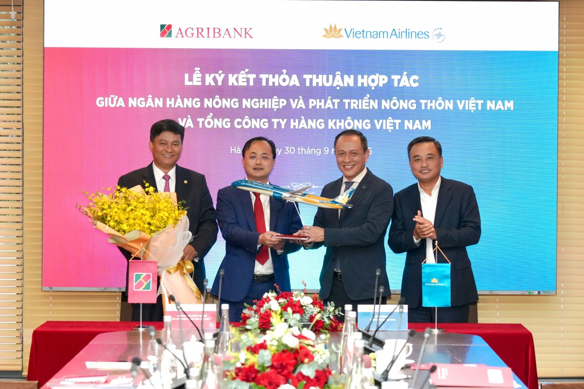 Vietnam Airlines và Agribank hợp tác mở rộng chuỗi dịch vụ hàng không - tài chính