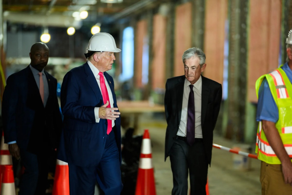 Tổng thống Mỹ Donald Trump và cựu Chủ tịch Fed Jerome Powell. Ảnh: Nhà Trắng