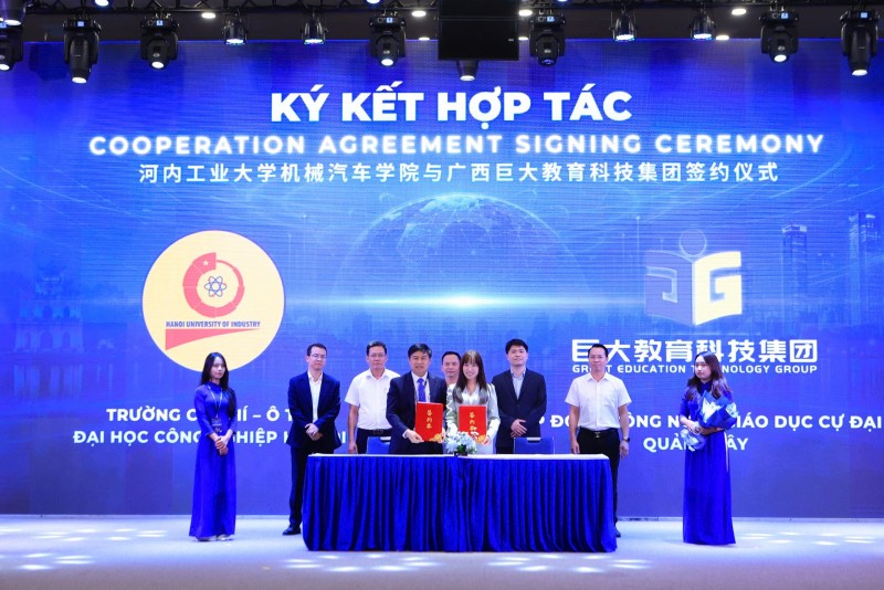 Lễ ký giữa Tập đoàn Công nghệ Giáo dục Cự đại Quảng Tây với Trường Cơ khí – Ô tô, Đại học Công nghiệp Hà Nội.