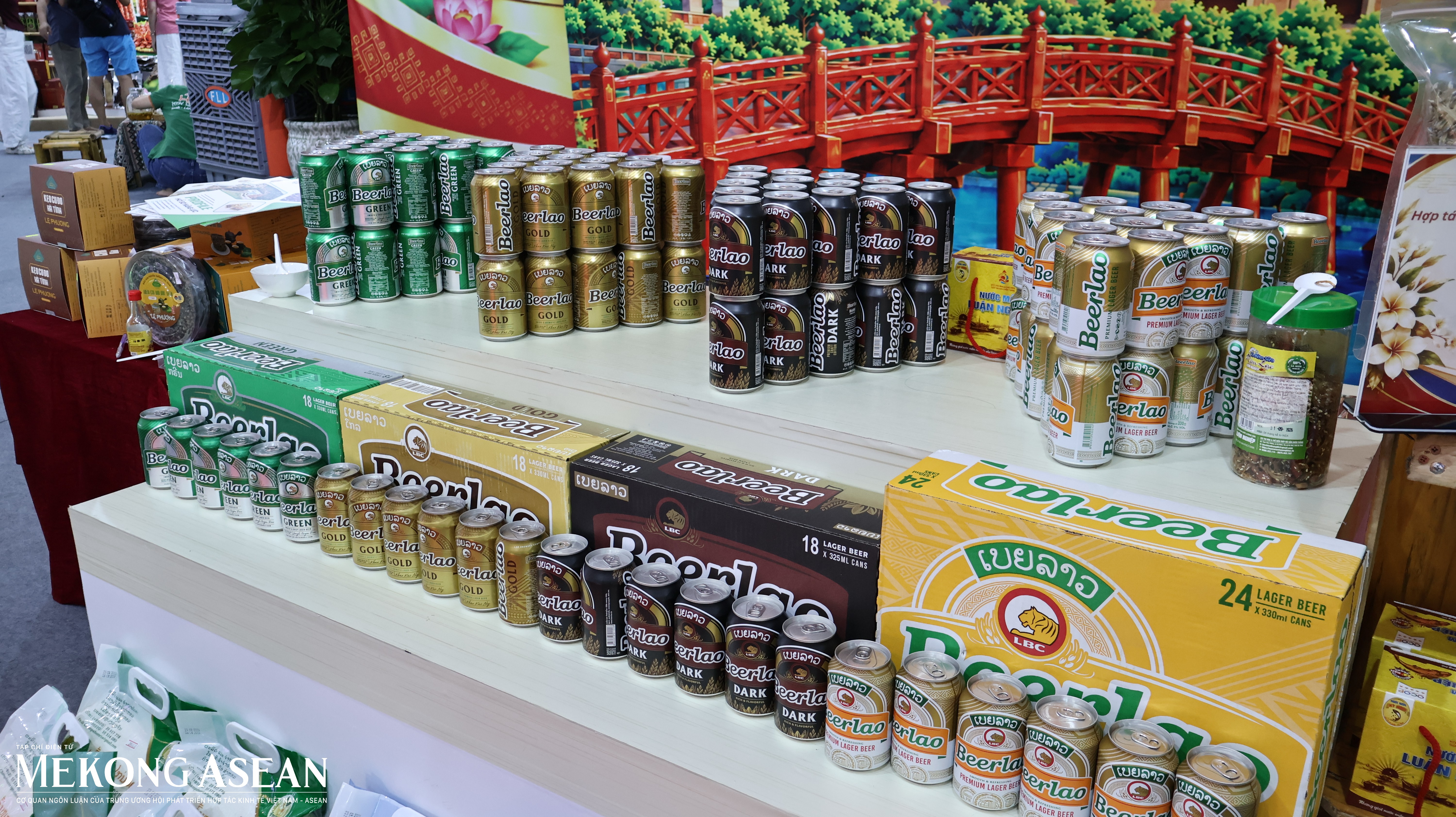 Khám phá hương vị xứ Triệu Voi ở Hà Nội tại Tuần lễ sản phẩm Việt - Lào