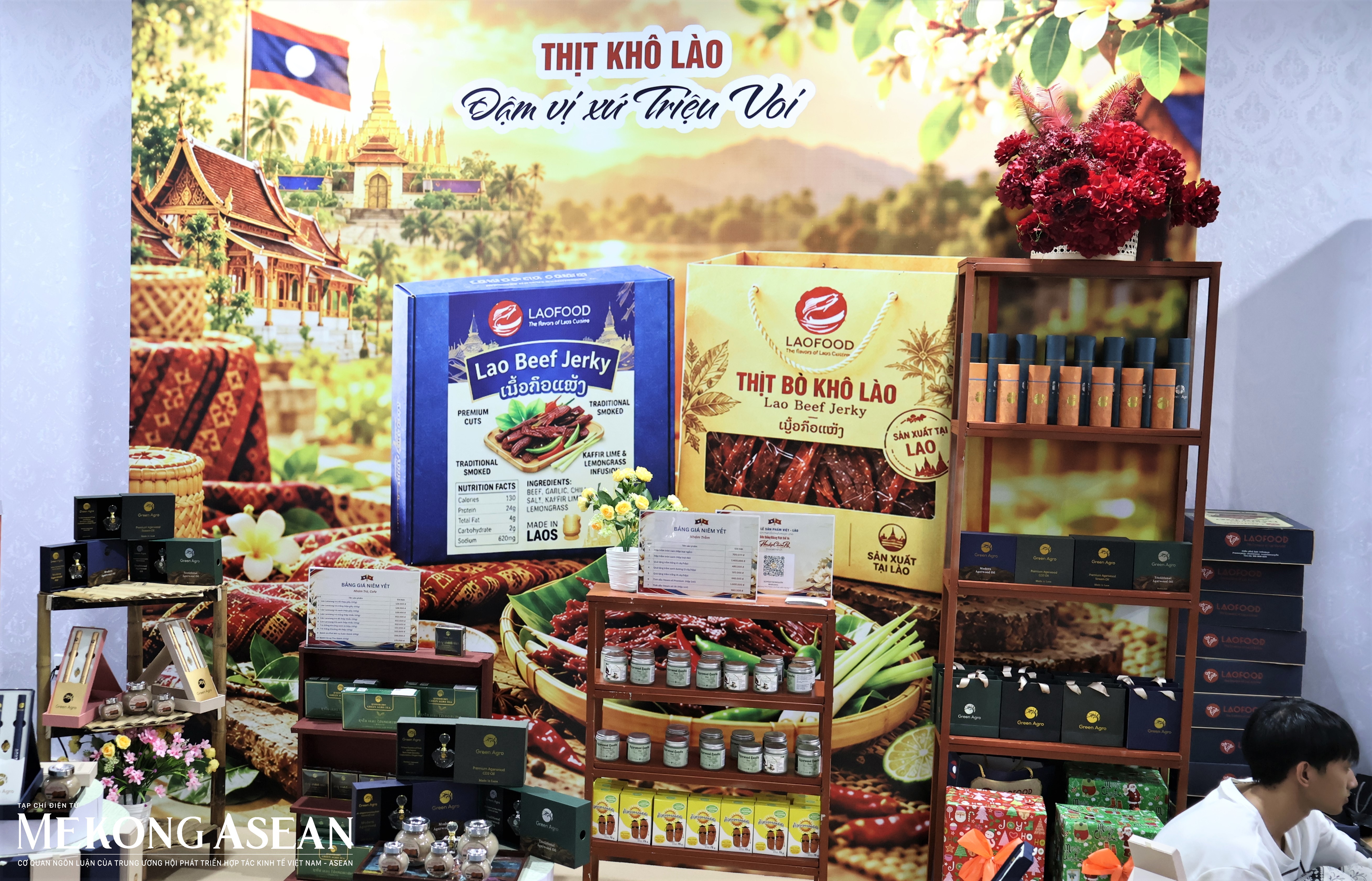Khám phá hương vị xứ Triệu Voi ở Hà Nội tại Tuần lễ sản phẩm Việt - Lào