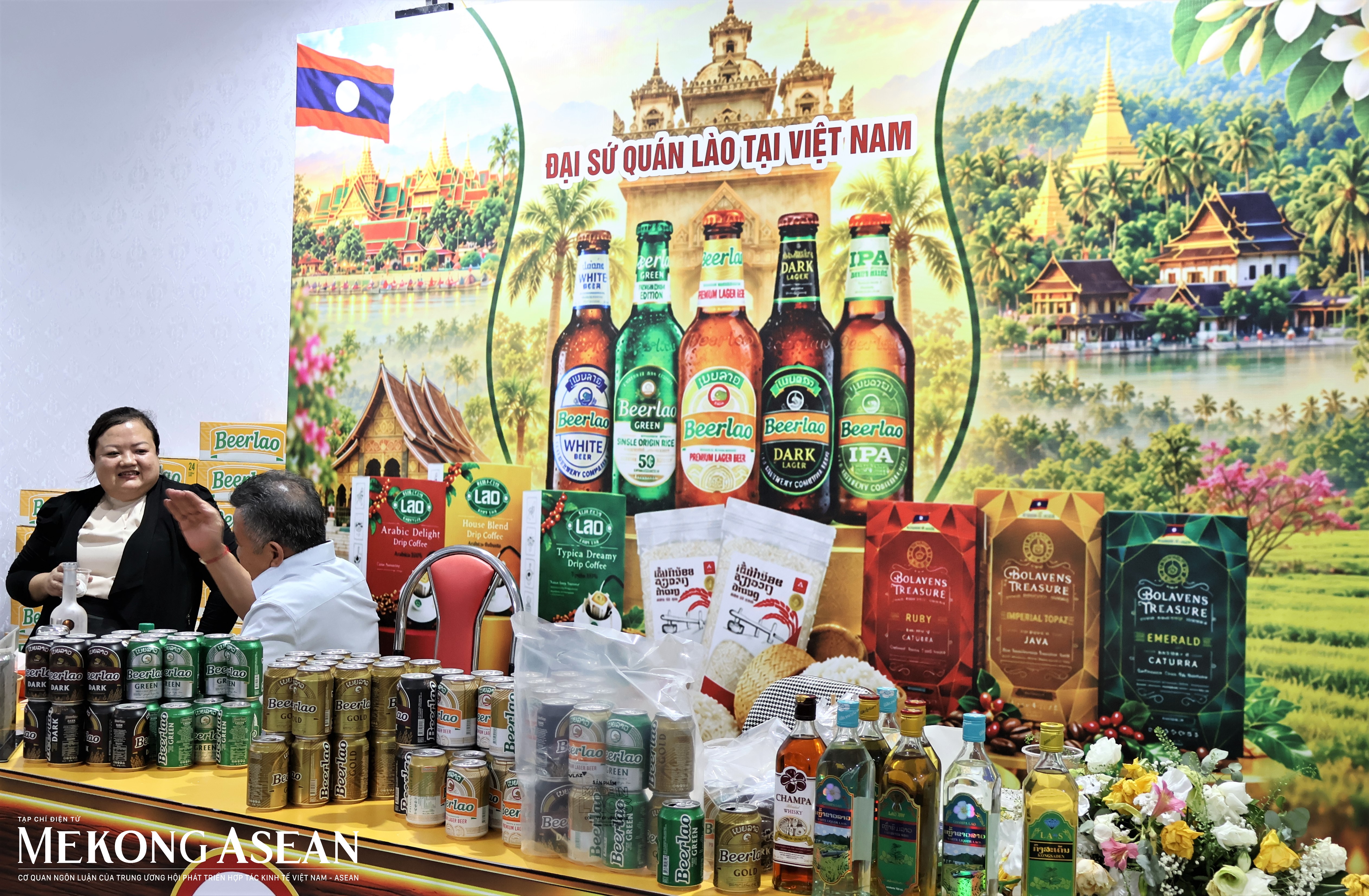 Khám phá hương vị xứ Triệu Voi ở Hà Nội tại Tuần lễ sản phẩm Việt - Lào