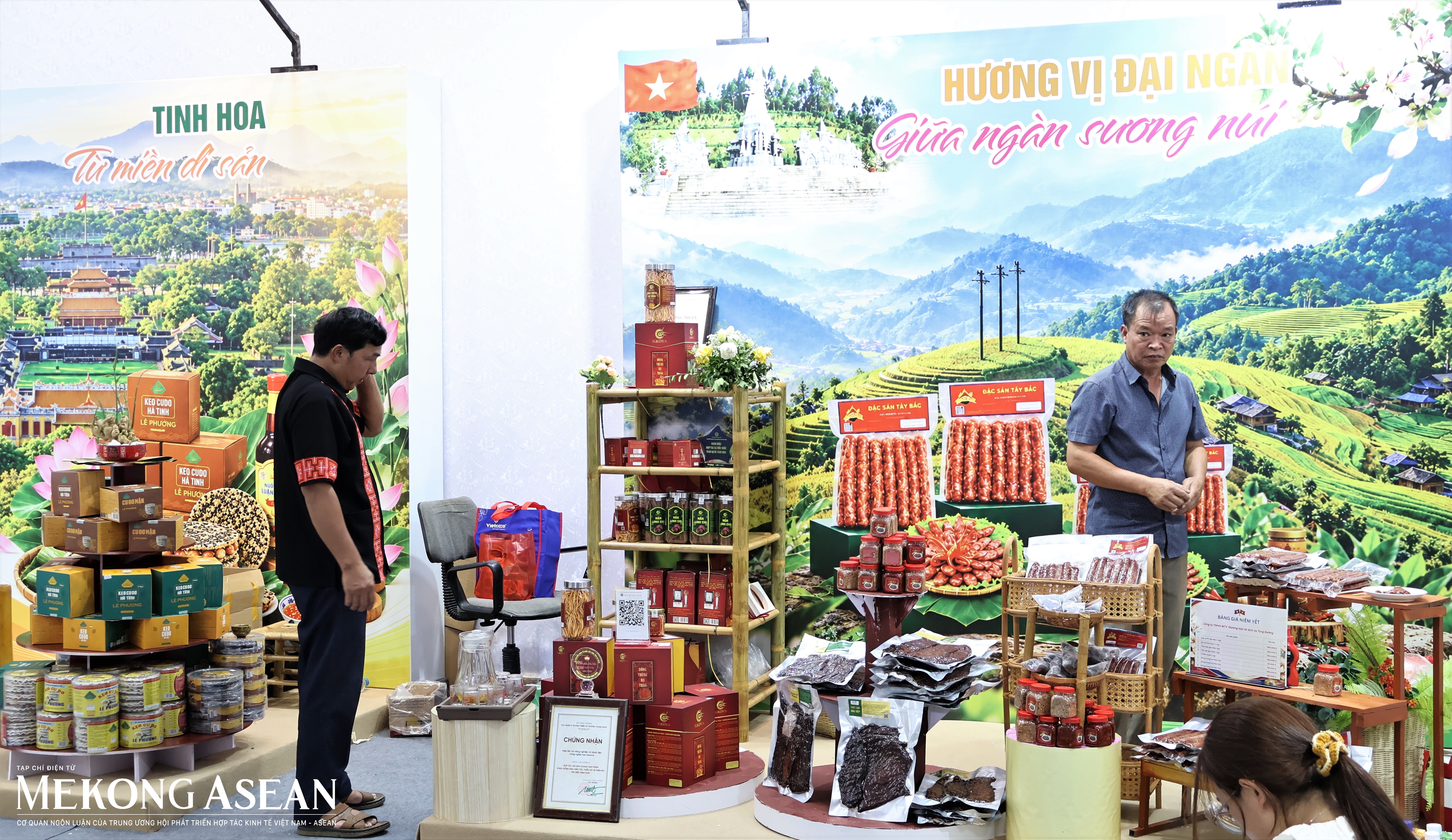Khám phá hương vị xứ Triệu Voi ở Hà Nội tại Tuần lễ sản phẩm Việt - Lào