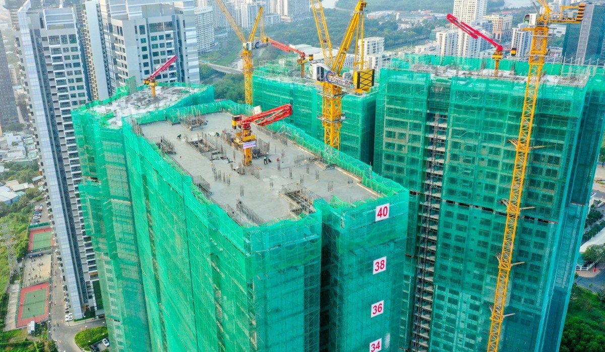 MBS: Ngành thép khởi sắc, xây lắp phân hóa trong quý 3/2026