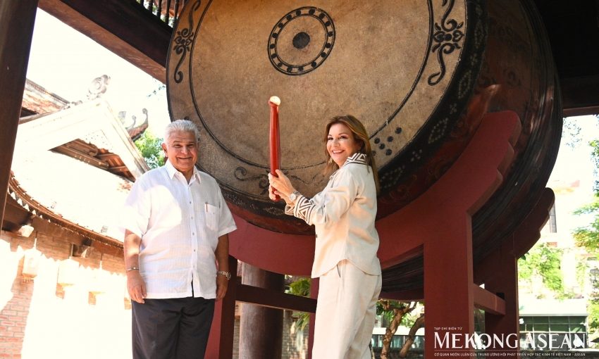 Tổng thống Panama và Phu nhân thăm Văn Miếu - Quốc Tử Giám