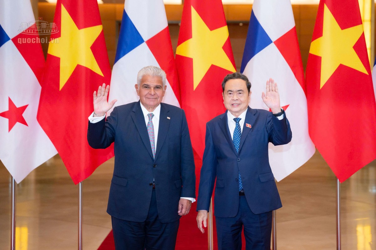 Chủ tịch Quốc hội Trần Thanh Mẫn hội kiến Tổng thống Panama