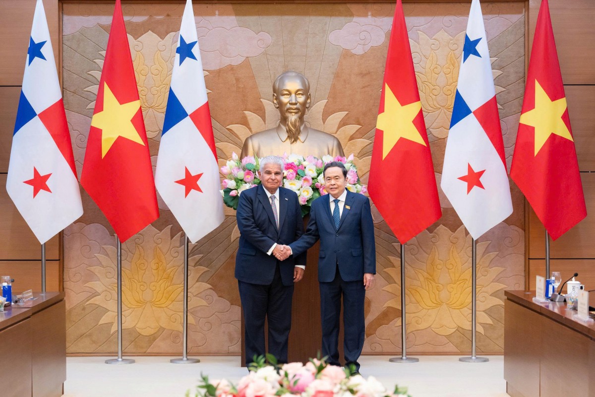 Chủ tịch Quốc hội Trần Thanh Mẫn hội kiến Tổng thống Panama