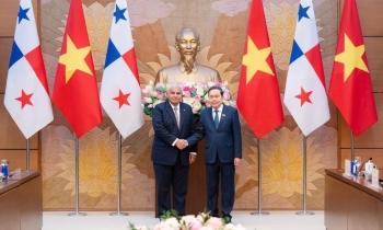 Chủ tịch Quốc hội Trần Thanh Mẫn hội kiến Tổng thống Panama