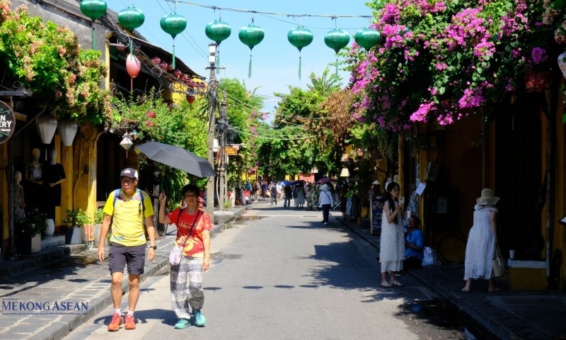 Trung Quốc, Hàn Quốc dẫn đầu nguồn khách quốc tế đến Việt Nam trong 9 tháng