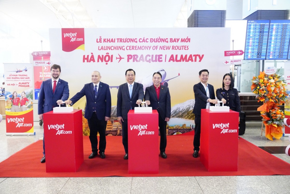 Vietjet mở đường bay mới từ Hà Nội đến Kazakhstan và Cộng hòa Séc