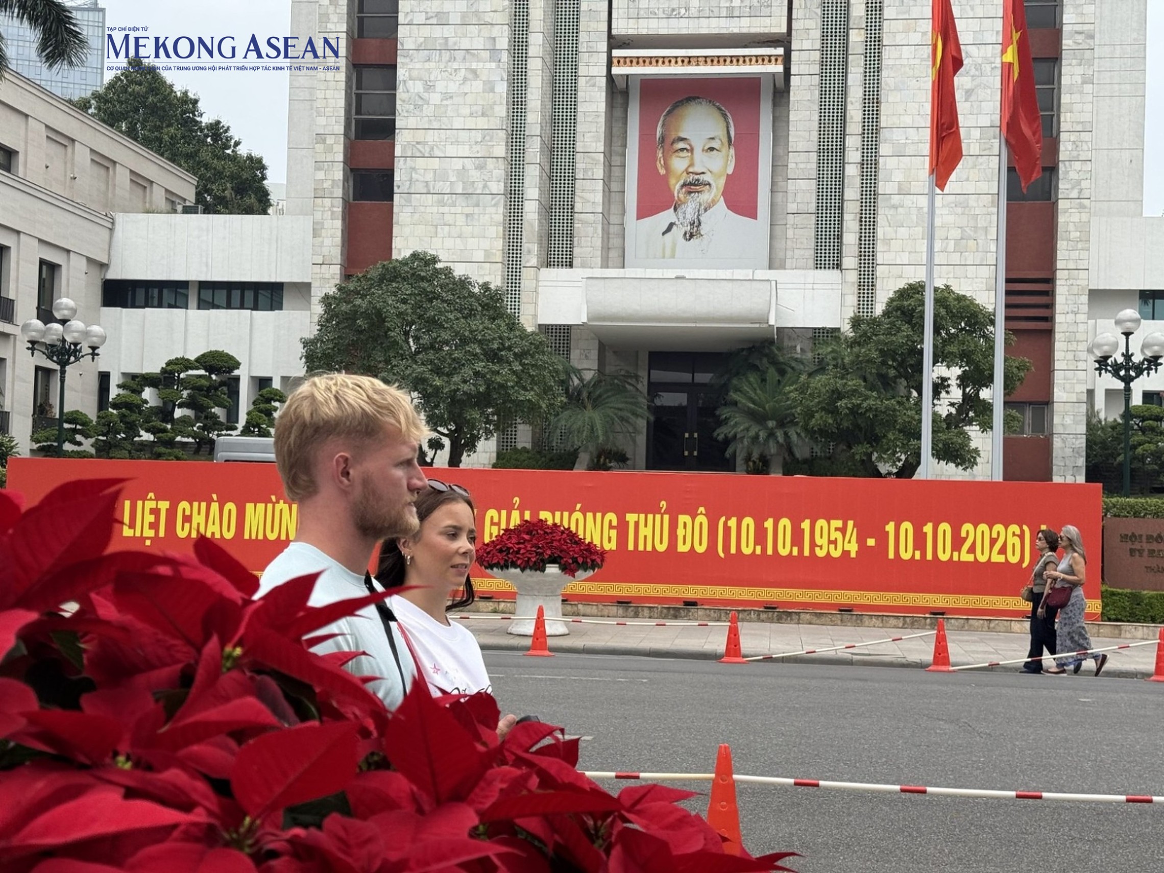 Hồ Gươm lung linh trong dịp kỷ niệm 72 năm Giải phóng Thủ đô