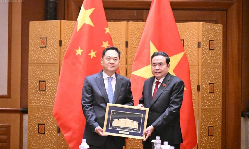 'Tình hữu nghị giữa nhân dân hai nước là nền tảng vững chắc của quan hệ Việt - Trung'