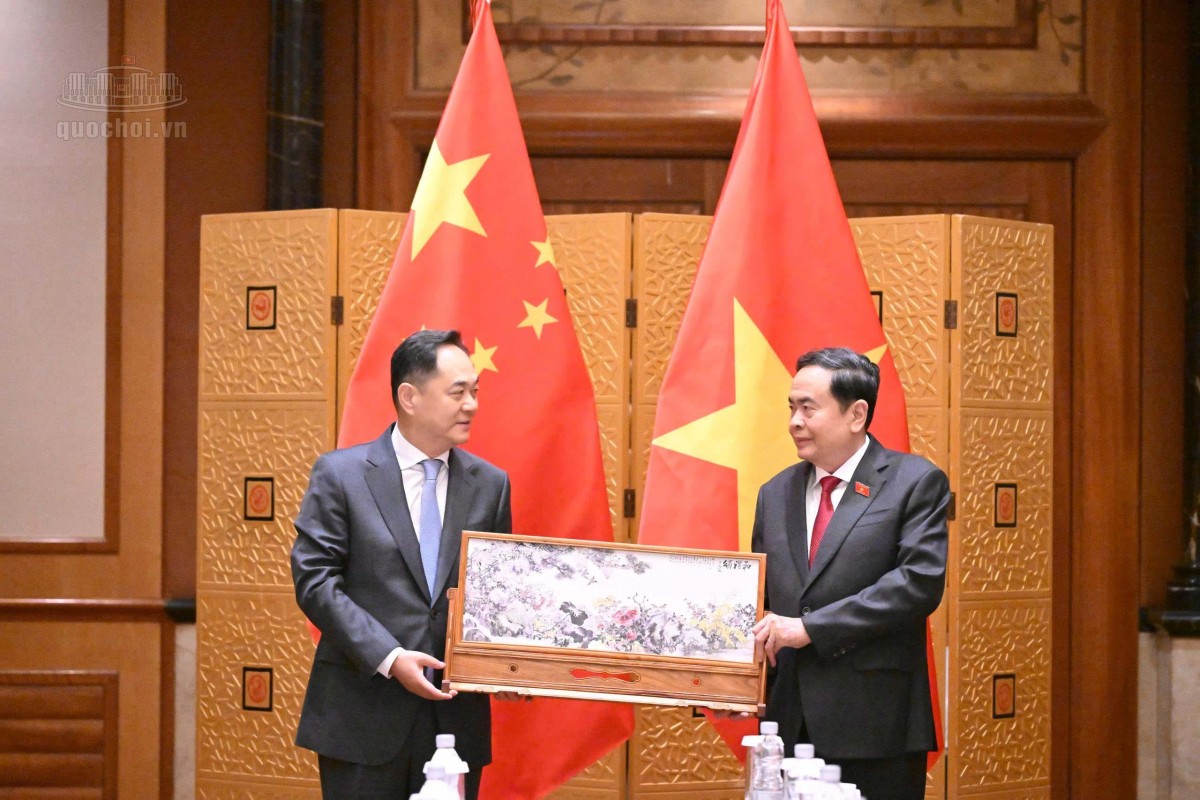 'Tình hữu nghị giữa nhân dân hai nước là nền tảng vững chắc của quan hệ Việt - Trung'
