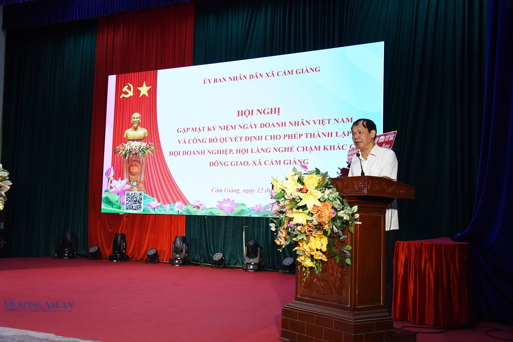 Ông Nguyễn Văn Công, Bí thư Đảng ủy, Chủ tịch HĐND xã Cẩm Giàng phát biểu tại hội nghị. Ảnh: Phùng Nguyện.