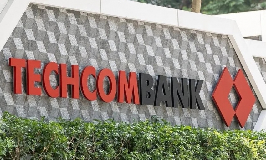 Techcombank tiến sát 