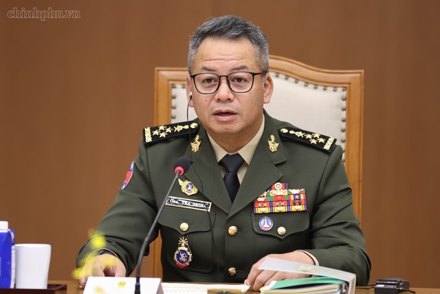 Thủ tướng Lê Minh Hưng tiếp Bộ trưởng Quốc phòng Lào và Campuchia