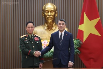Thủ tướng Lê Minh Hưng tiếp Bộ trưởng Quốc phòng Lào và Campuchia
