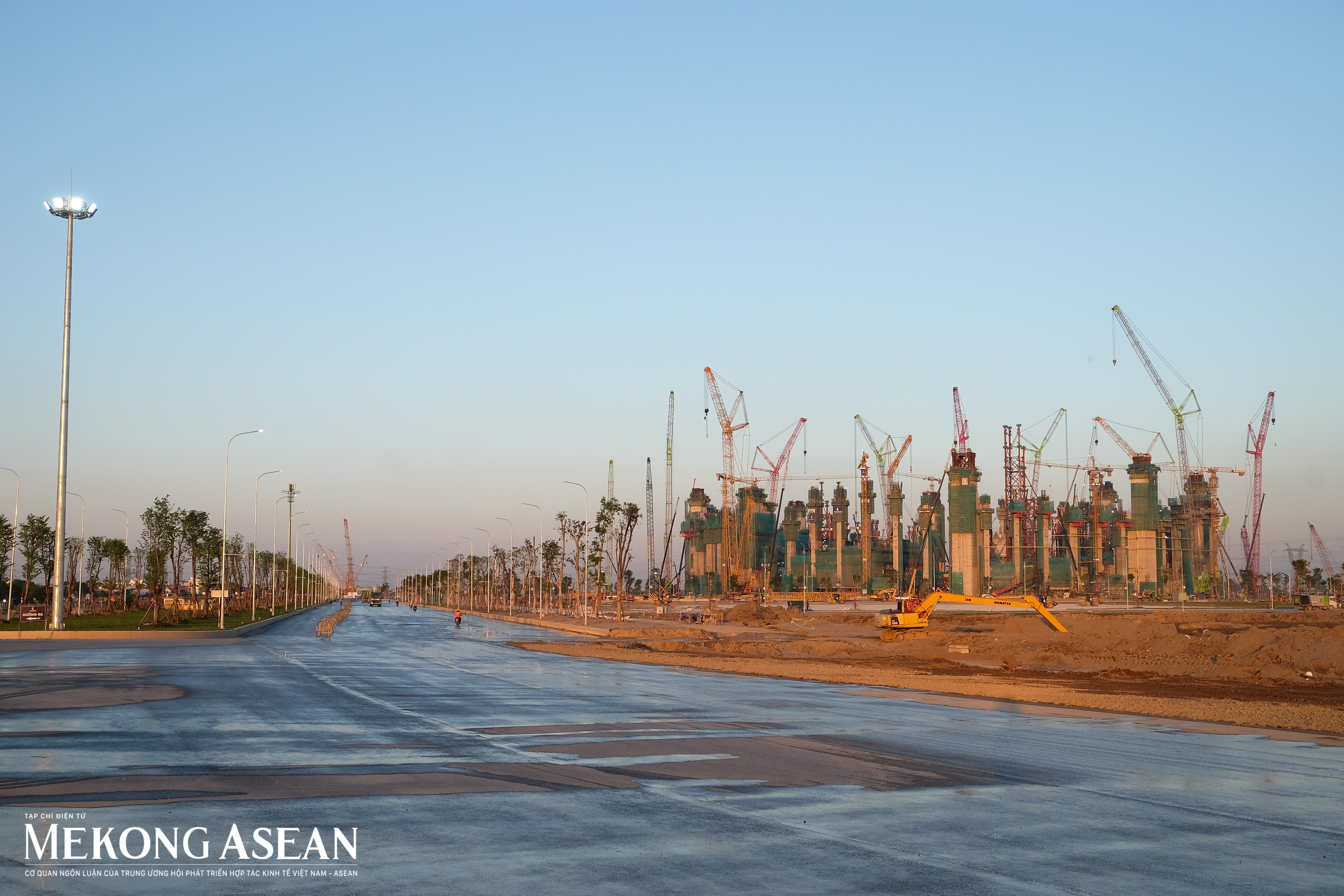 Bên trong công trường sân vận động Vinfast   Trống đồng lớn nhất thế giới