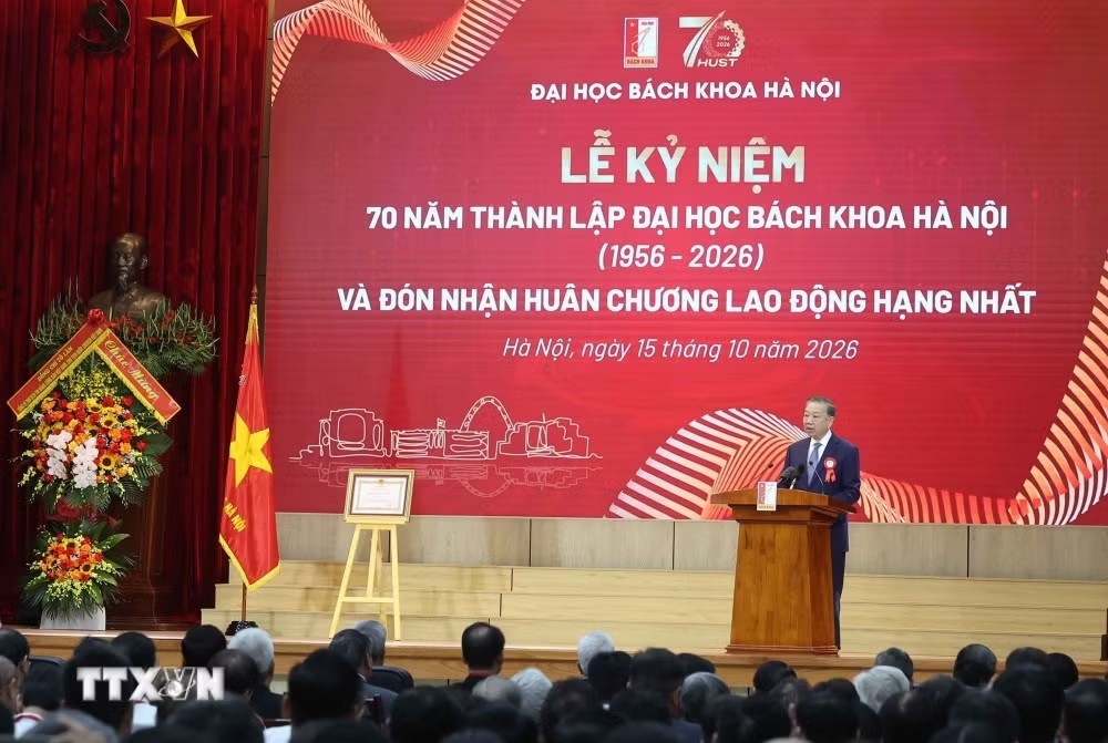 Tổng Bí thư, Chủ tịch nước Tô Lâm nhấn mạnh với truyền thống 70 năm cùng trí tuệ, bản lĩnh và quyết tâm của các thế hệ thầy trò, Đại học Bách khoa Hà Nội sẽ vươn tới những thành tựu mới - Ảnh: TTXVN