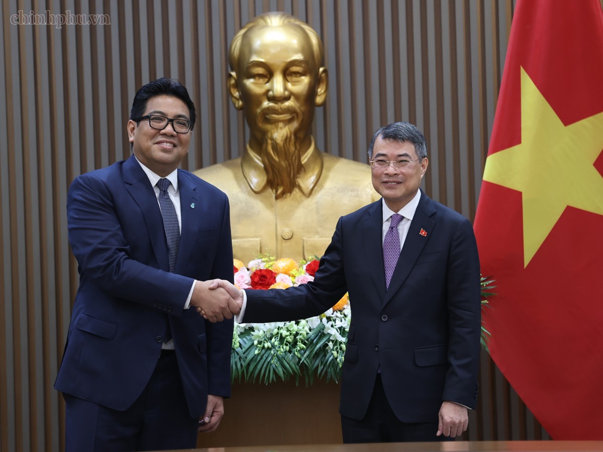Thủ tướng Lê Minh Hưng tiếp ông Tengku Muhammad Taufik, Chủ tịch kiêm Tổng Giám đốc Tập đoàn Dầu khí quốc gia Malaysia (PETRONAS). Ảnh: VGP