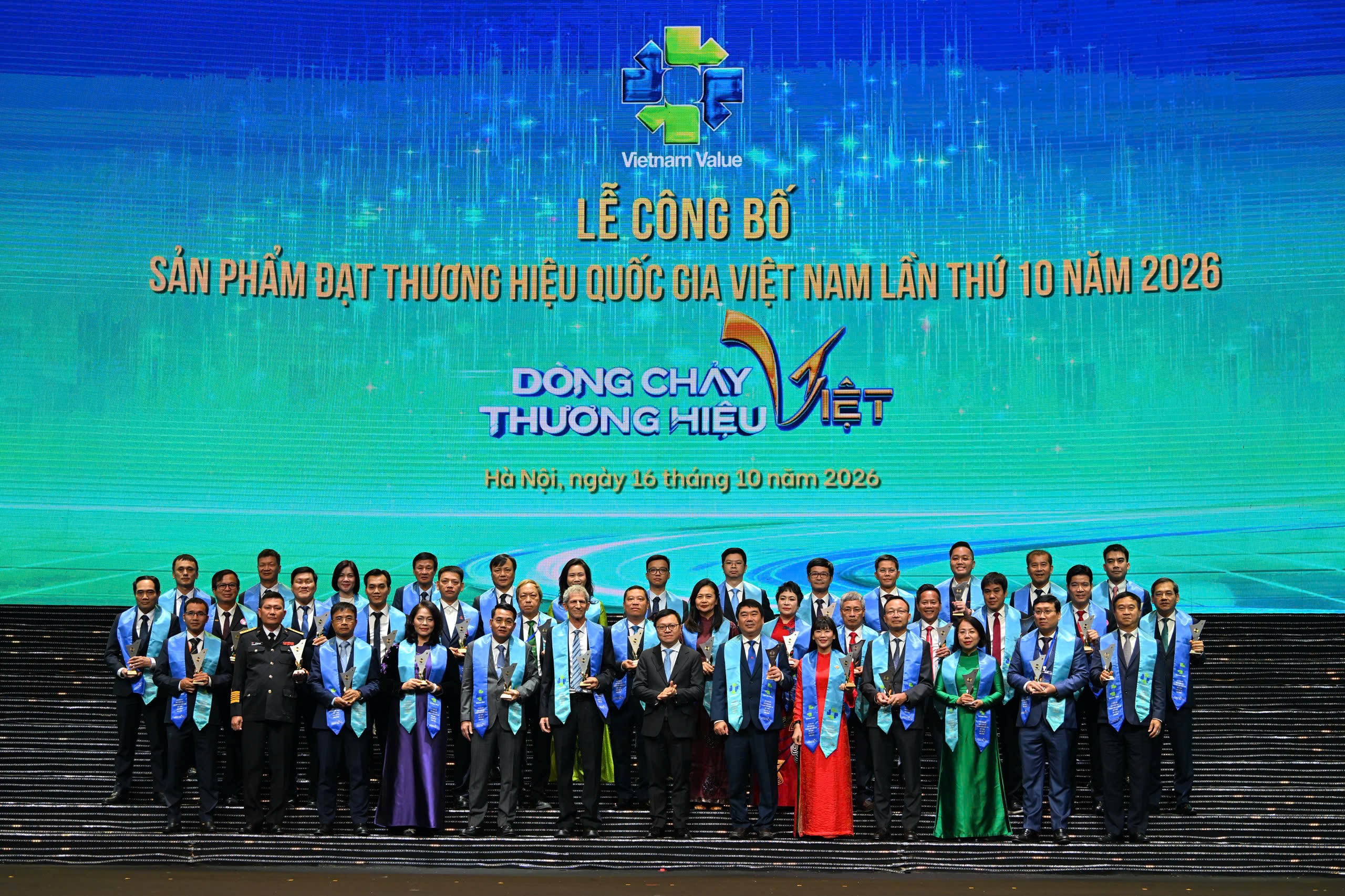 Thủ tướng: Chúng ta không chỉ biết sản xuất mà còn phải làm chủ thị trường