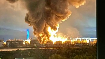 Ukraine tập kích quy mô lớn vào St. Petersburg, cơ sở xăng dầu bốc cháy